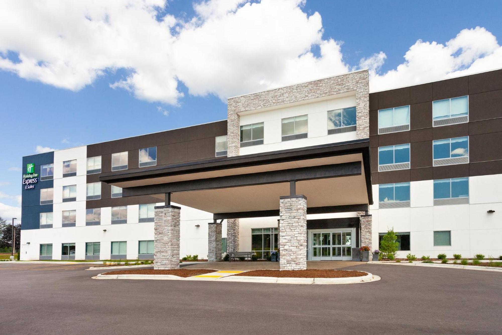 Holiday Inn Express & Suites Reedsburg - Dells Area By Ihg Extérieur photo