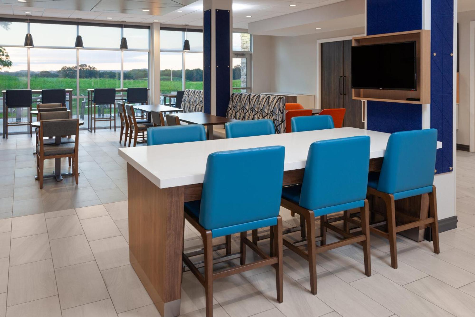 Holiday Inn Express & Suites Reedsburg - Dells Area By Ihg Extérieur photo