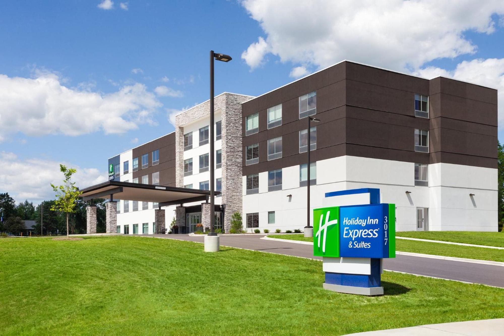 Holiday Inn Express & Suites Reedsburg - Dells Area By Ihg Extérieur photo